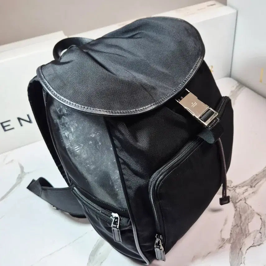 [BUNJANG] Gucci Nylon Black Backpack Women's Bag / (정품) 구찌 나일론 블랙 백팩 여성 가방