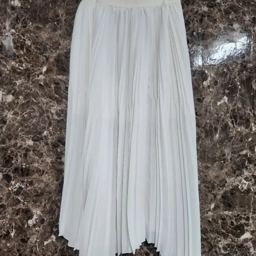 [BUNJANG] LF Pleated Long Skirt Ivory / 엘에프엠 플리츠 롱 스커트