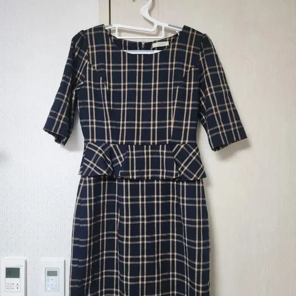 [BUNJANG] Navy and Beige Checkered Peplum Dress / 체크무늬 페플럼 원피스