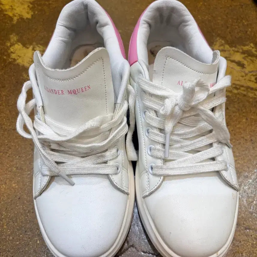 [BUNJANG] Alexander McQueen Oversized Sole Sneakers White Pink / 알렉산더 맥퀸 오버솔 스니커즈 화이트 핑크