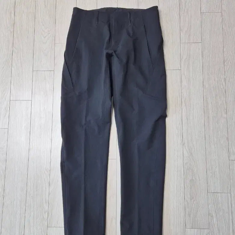 [BUNJANG] Arc'teryx Veilance Align MX Pants Black / 아크테릭스 베일런스 얼라인 MX 팬츠 블랙(29전.후)