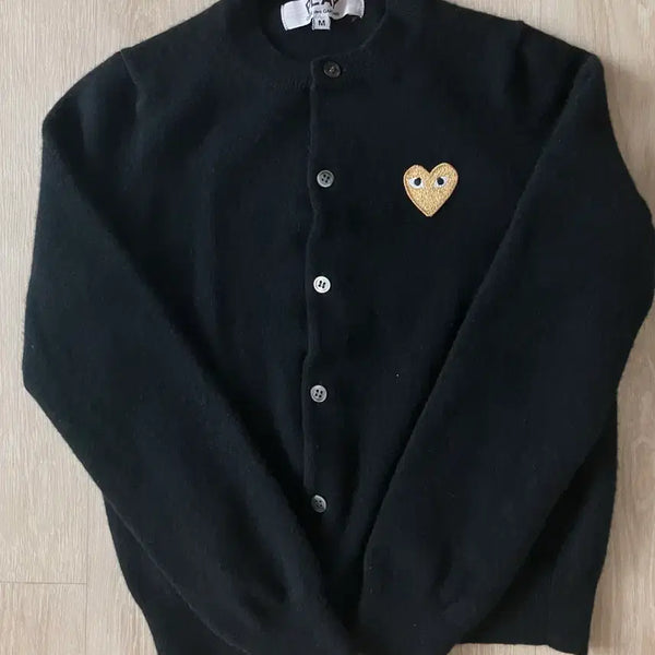 [BUNJANG] Comme des Garçons Gold Heart Cardigan Black (Women's M) / 정품)[M] 여성 꼼데가르송 골드 와펜 가디건 블랙 AZ-N049