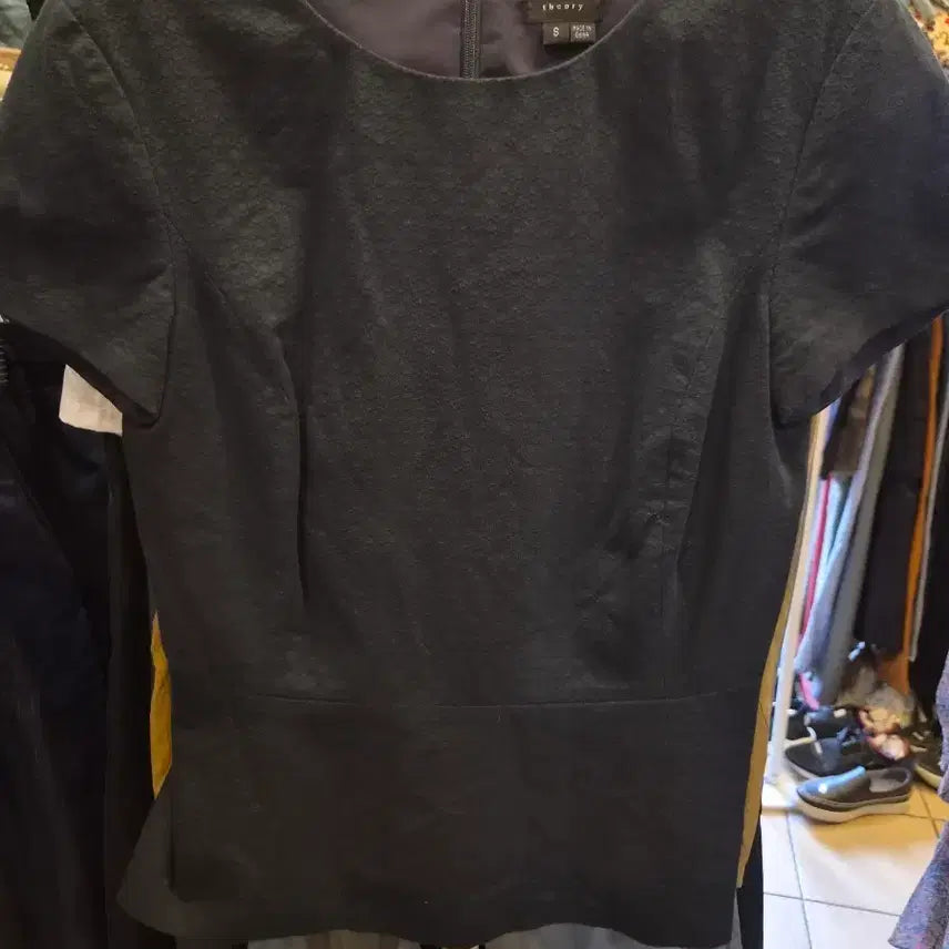 [BUNJANG] Theory Peplum Blouse / 띠어리 페블럼 블라우스