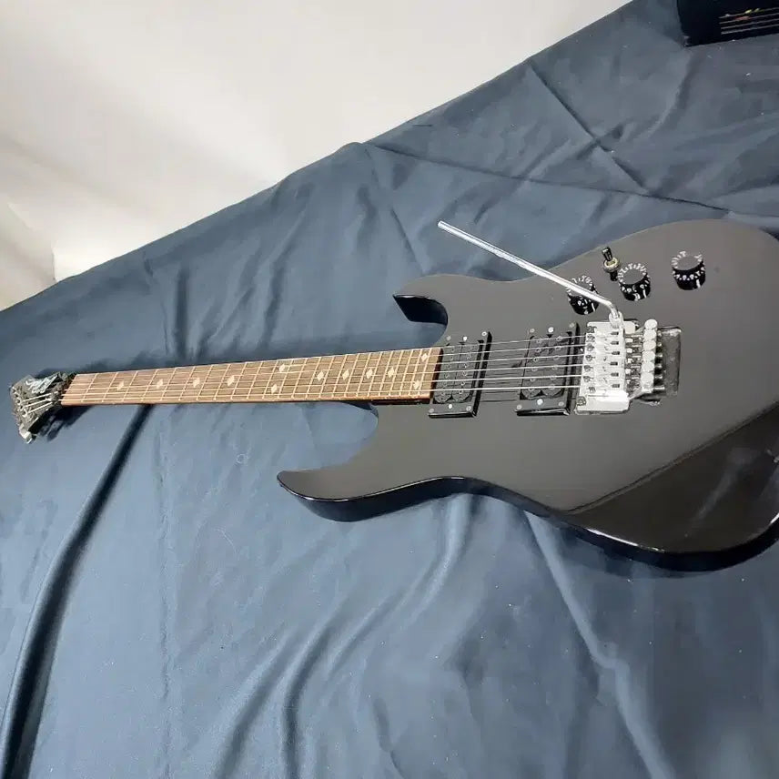 [BUNJANG] BC Rich NJ Floyd Rose Type Electric Guitar / 비씨리치 nj 플로이드 로즈 타입의 일렉기타