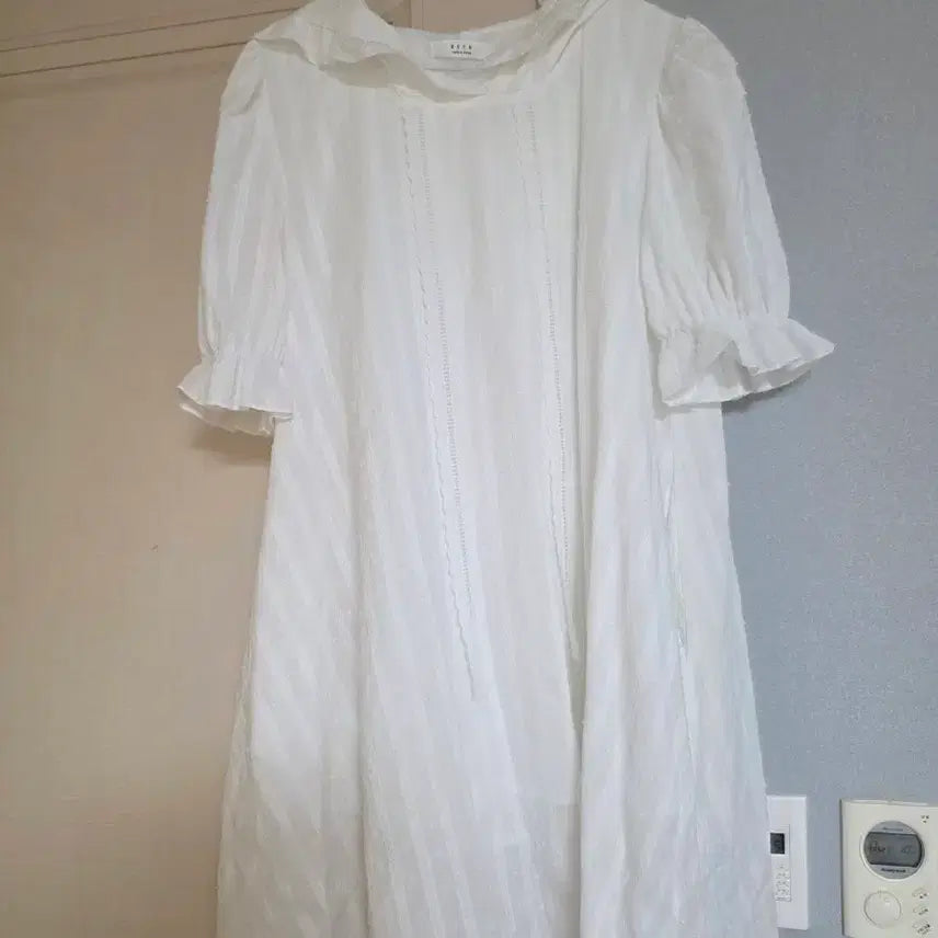 [BUNJANG] Ruffle Detail White Mini Dress / 프릴 원피스 화이트