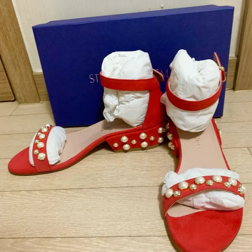 [BUNJANG] Stuart Weitzman Red Pearl Embellished Sandals / 스튜어트 와이츠먼 샌들 레드 진주 장식