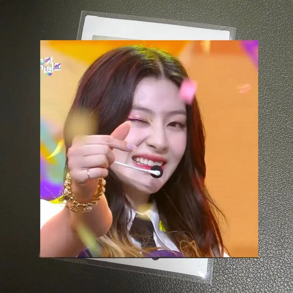 [BUNJANG] STAYC Sieun Signed Polaroids / 세은 색안경 싸폴