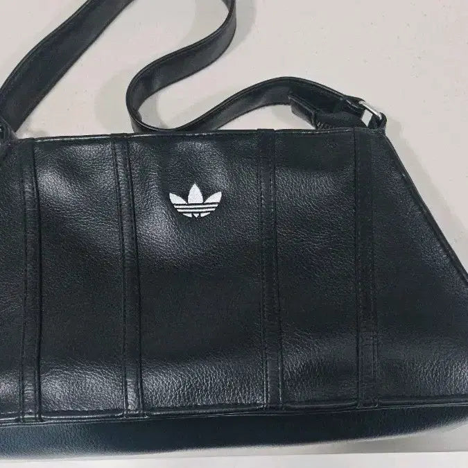 [BUNJANG] Adidas Mini Airliner Shoulder Bag / 아디다스 미니 에어라이너 숄더백