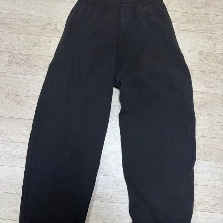 [BUNJANG] Uniqlo U Sweat Curve Pants Black / (M) 유니클로 U 26ss 스웨트커브팬츠 블랙