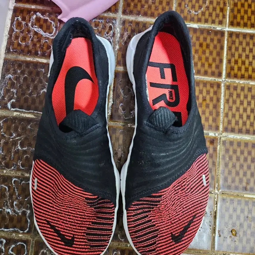 [BUNJANG] Nike Free Run Flyknit 3.0 Shoes / 나이키 프리 런 플라이니트3.0 255-260사이즈 팔아요