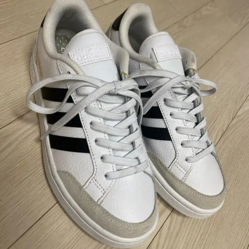 [BUNJANG] Adidas Grand Court SE Women's Shoes (FW3277) / 아디다스 그랜드 코트 SE (FW3277)