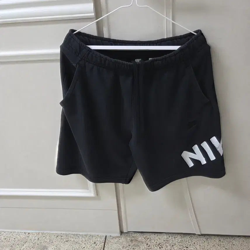 [BUNJANG] Nike Black Logo Print Shorts (Size L) / 나이키 반바지 L