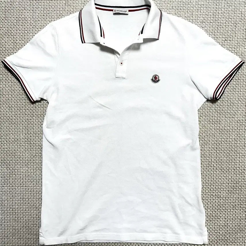 [BUNJANG] Moncler Tricolor Stripe Badge Polo Shirt White / [S/당일배송] 몽클레어 삼선와펜 화이트 카라티