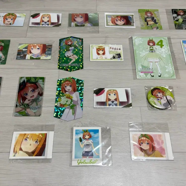 [BUNJANG] The Quintessential Quintuplets Nakano Yotsuba Paper Goods & Can Badge Bundle Set / 5등분의 신부 나카노 요츠바 지류, 캔뱃지 굿즈 일괄