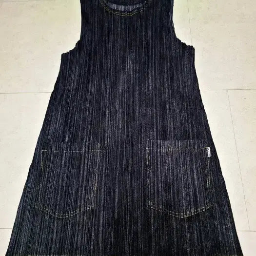 [BUNJANG] Pleats Please Issey Miyake Sleeveless Top Charcoal Grey Size 3 / 플리츠플리즈 펄 차콜그레이 민소매 탑 슬리브 3사이즈  myr