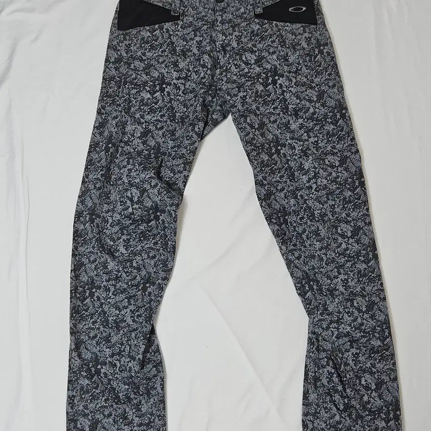 [BUNJANG] Oakley Skull Flower Pattern Golf Pants / 오클리 Oakley 스컬팬츠 바지 골프 기능성 플라워 고프코어 일본 34