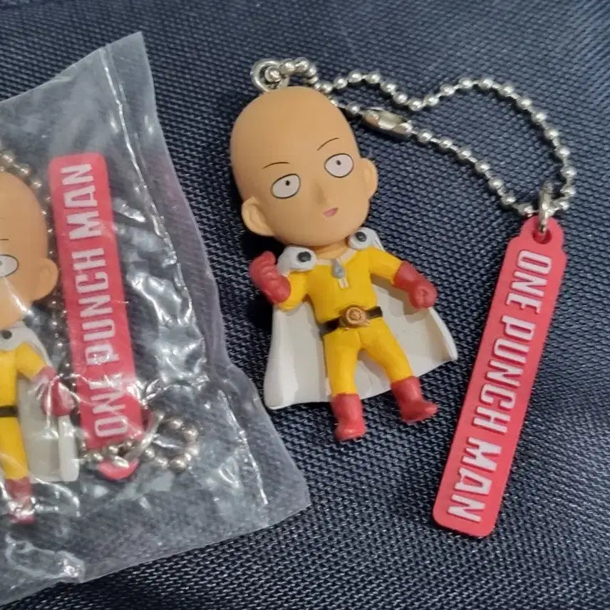 [BUNJANG] One Punch Man Classic Strap Gacha Saitama (New) / 원펀맨 고전 스트랩 가챠 사이타마(새상품)