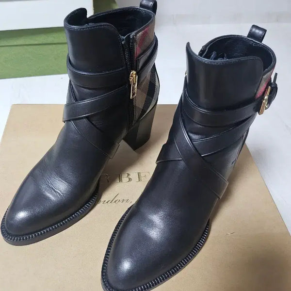 [BUNJANG] Burberry Hound Check Ankle Boots Size 38 / 버버리 앵클부츠 38