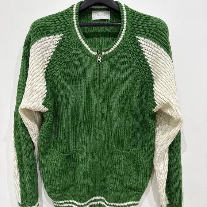 [BUNJANG] Ordinary Two-Way Varsity Knit Zip-Up Jacket Cardigan / [Free] 오디너리 투웨이 바시티 니트 집업 자켓 가디건