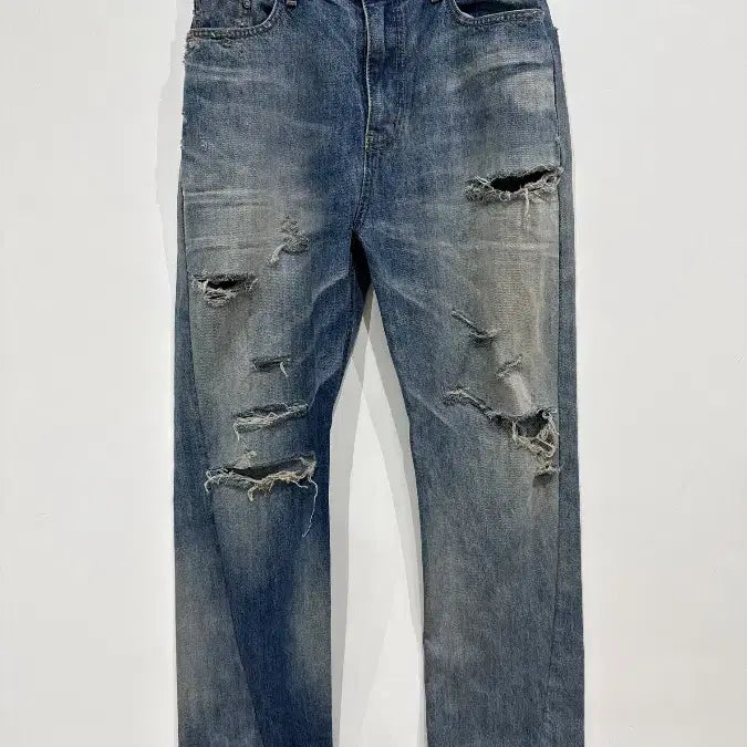 [BUNJANG] TAKEASY Distressed Denim Jeans / [L] 테이키지 디스트로이드 데님 진