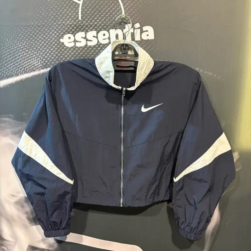 [BUNJANG] Nike Swoosh Crop Windbreaker / 나이키 스우시 크롭 바람막이