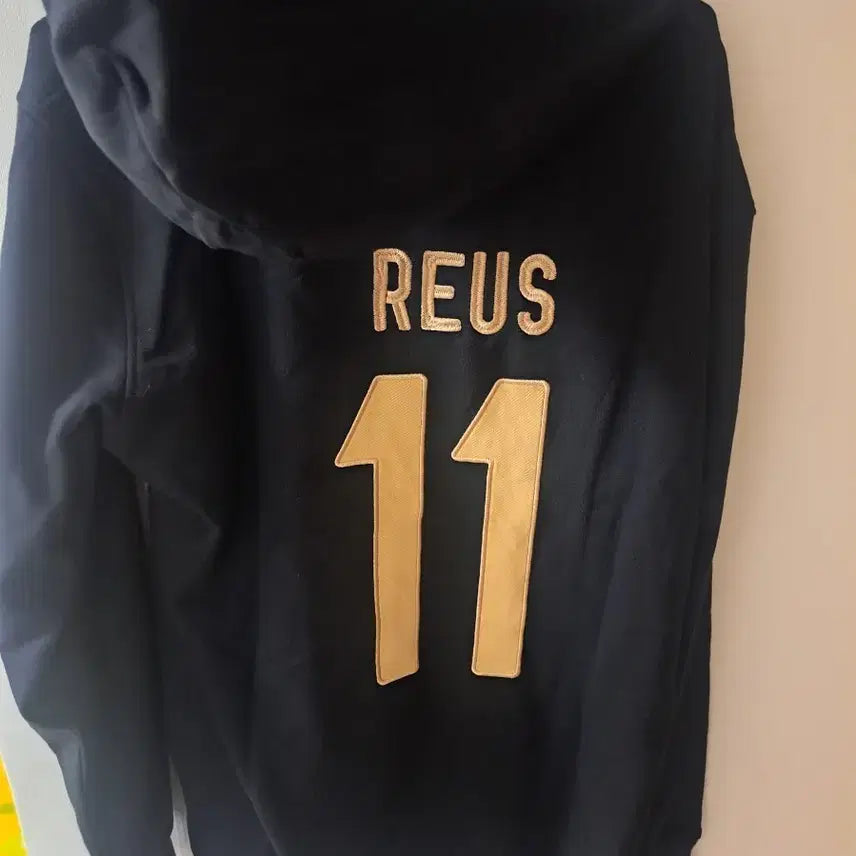 [BUNJANG] Borussia Dortmund Marco Reus Hoodie (Size M) / 도르트문트 마르코 로이스 후드티 M사이즈