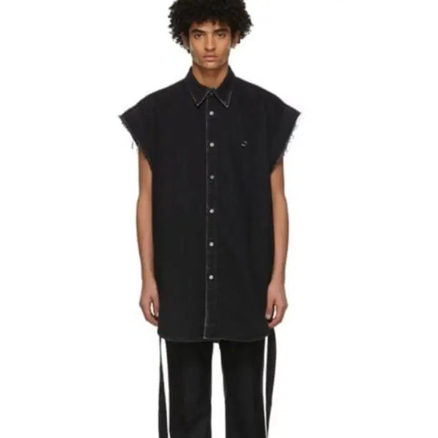 [BUNJANG] John Lawrence Sullivan 21S Cutting Sleeveless Denim Jacket with Piercing Detail / 존로렌스설리반 21s 컷팅 민소매 피어싱디테일 데님자켓
