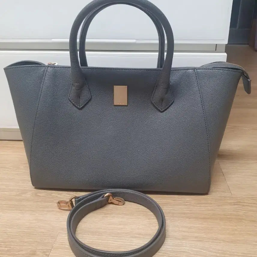 [BUNJANG] Couronne Leather Tote Bag with Crossbody Strap / 쿠론큰가방 서류가방활용가능 크로스끈포함