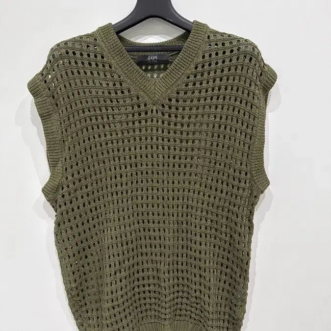 [BUNJANG] EARN Open Knit V-Neck Vest / [Free] 언 오픈 니트 브이넥 베스트