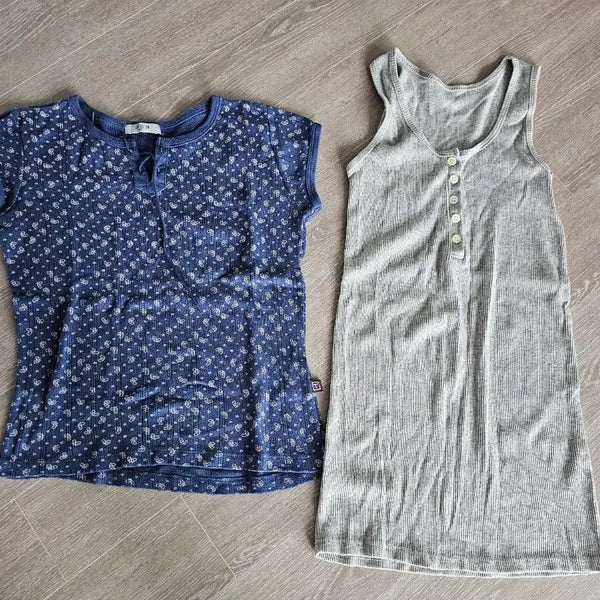 [BUNJANG] 2-Pack Sleeveless Tops - Stretchy Fit / 신축성 좋은 민소매 2벌