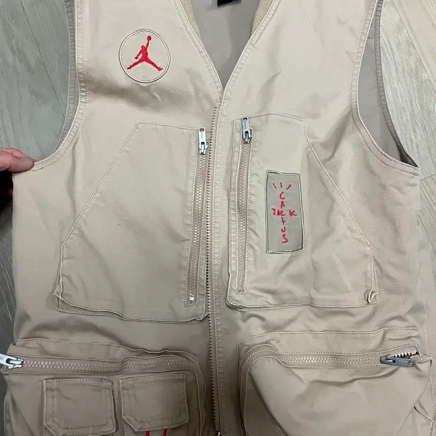 [BUNJANG] Jordan x Travis Scott Utility Vest Beige / 조던 x 트래비스 스캇 유틸리티 베스트 - US/EU