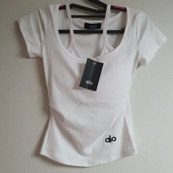 [BUNJANG] ALO White Half-Sleeve T-shirt with Built-in Bra / 새거 알로 화이트 반팔 티셔츠 알로캡내장 알로요가반팔 알로홀터티