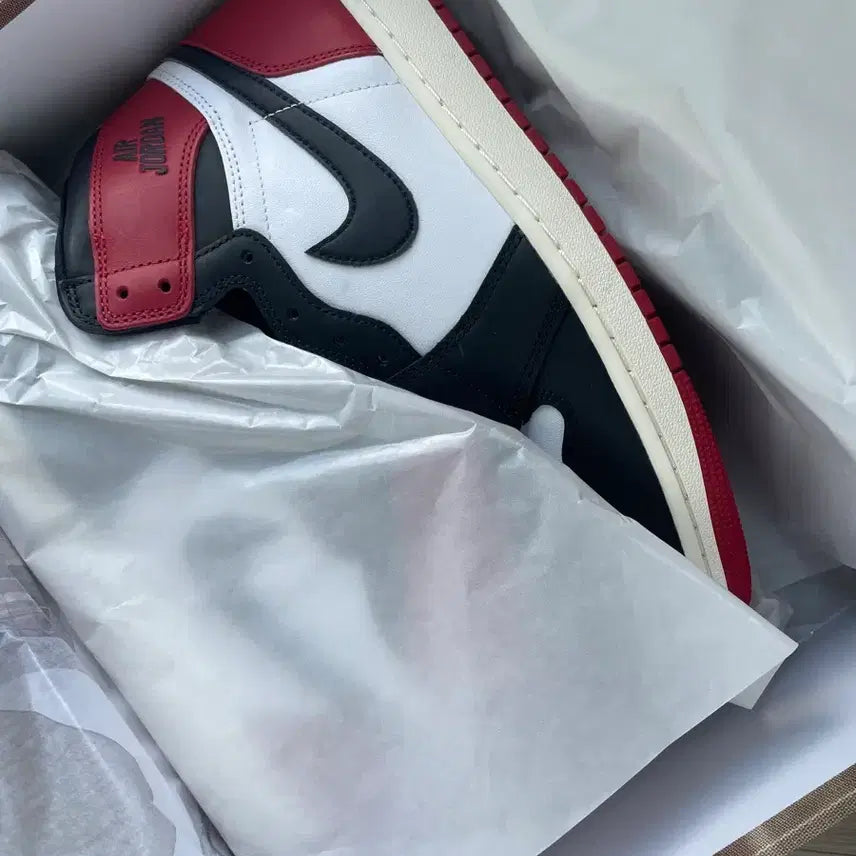 [BUNJANG] Air Jordan 1 Retro High OG 'Black Toe' Men's Shoes / 조던 1 레트로 하이 OG 블랙토 새상품
