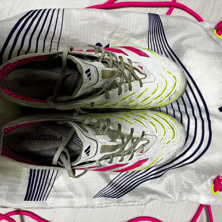 [BUNJANG] Adidas Predator 25 Elite AG Football Boots / 프레데터 25 최상급 엘리트 AG화이트 핑크
