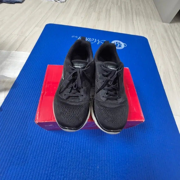 [BUNJANG] Skechers Hyper Burst Max Cushioning Walking Shoes (280mm) / 스케쳐스 하이퍼버스트 맥스쿠셔닝 280