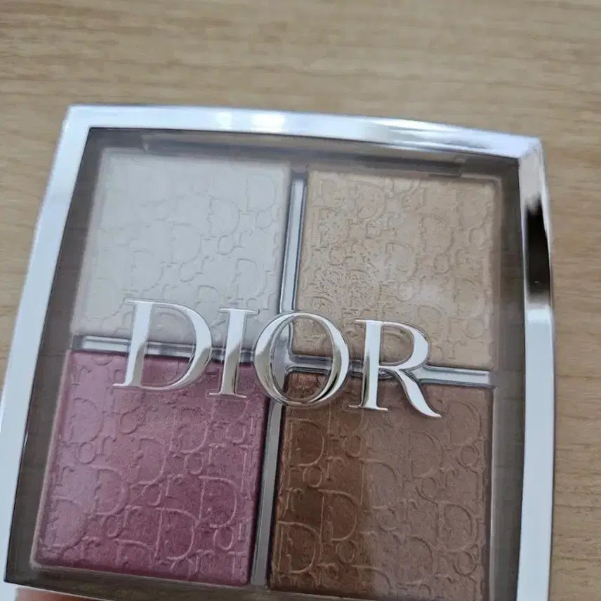 [BUNJANG] Dior Highlighter Universal (Sealed) / (미개봉) 디올 하이라이터 유니버셜