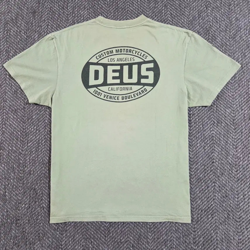 [BUNJANG] Deus Ex Machina Oil Green Short Sleeve T-Shirt / 데우스 엑스 마키나 오일 그린 반팔 티셔츠