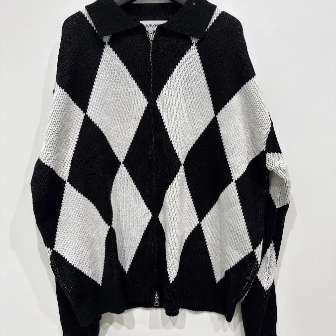 [BUNJANG] BASEMOMENT Argyle Collar Zip-Up Knit Cardigan / [L] 베이스모먼트 아가일 칼라 집업 니트 가디건