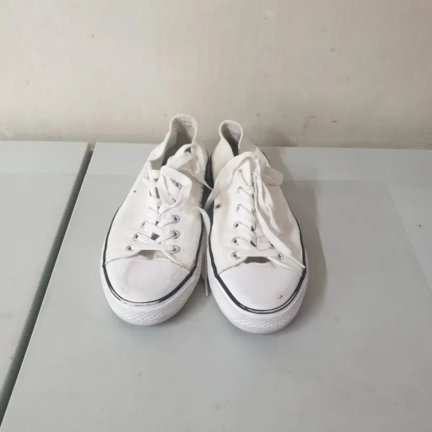[BUNJANG] White Sneakers Size 270 / 운동화270