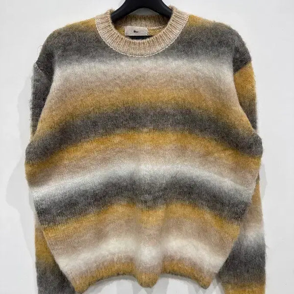 [BUNJANG] DOT Gradient Stripe Crewneck Knit Sweater / [Free] 닷 그라데이션 스트라이프 크루넥 니트 스웨터