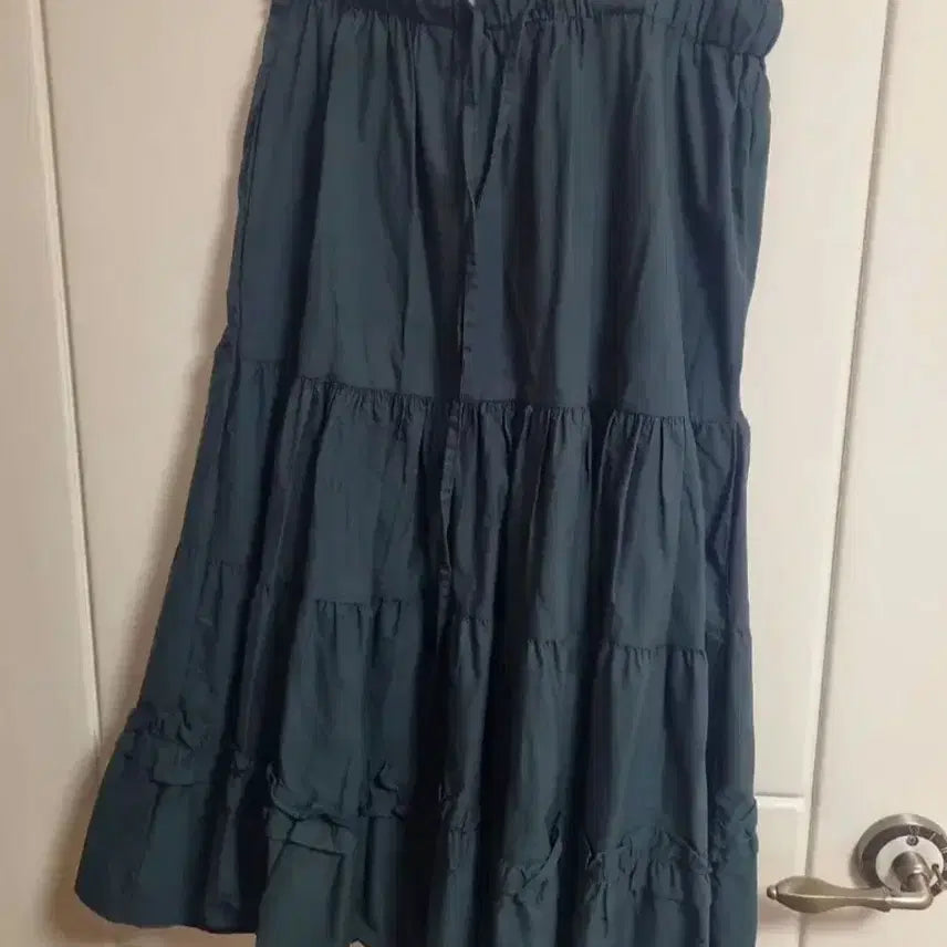 [BUNJANG] KIMAHOP Tiered Ruffle Midi-Long Skirt / 김아홉 캉캉 프릴 스커트 모리걸 다크그린 카키 미디 롱치마 에이블리 프리