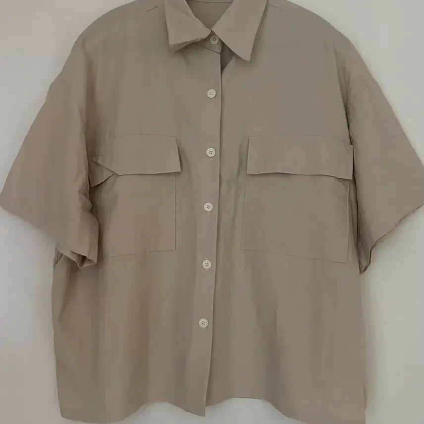 [BUNJANG] Modern Beige Soft Crisp Short-Sleeve Shirt / 모던한 베이지 부드러운 바스락 반팔 셔츠