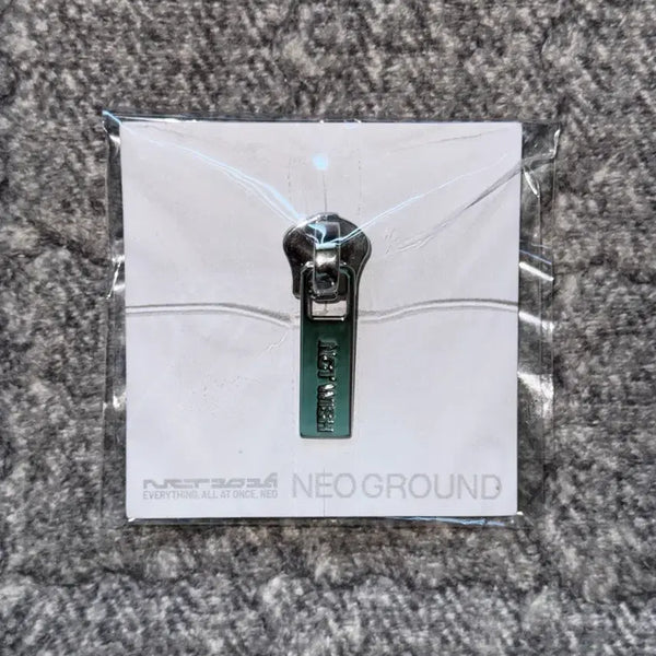 [BUNJANG] NCT WISH 10th Anniversary Pop-up Zipper Charm Badge MD / 엔시티위시 10주년 팝업 지퍼 참 뱃지 MD 양도