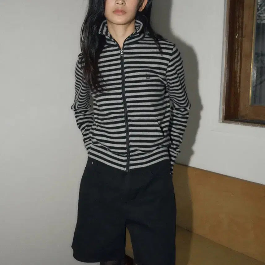 [BUNJANG] Helene Paris Paris & Stripe Knit Zip-Up Bold Black / 헬레네파리스 파리앤 스트라이프 니트 집업 [볼드 블랙]