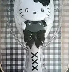 [BUNJANG] Sunrio Hello Kitty Hair Brush Chic / 선리오 헬로키티 헤어 브러쉬 시크