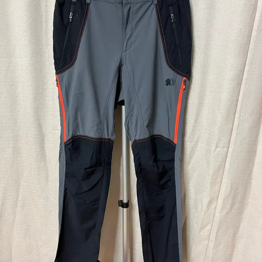 [BUNJANG] Kolon Outdoor Pants Grey/Black with Orange Accents Size 29-30 / 코오롱 등산바지 그레이/블랙 오렌지포인트29-30