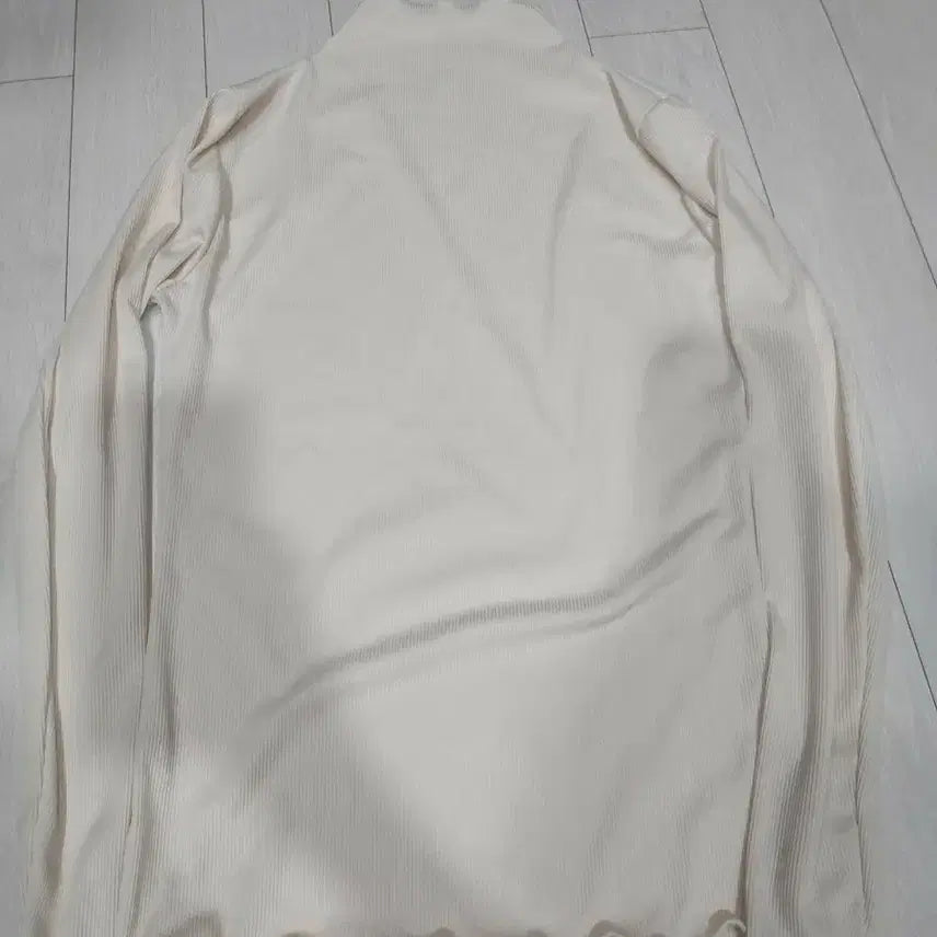 [BUNJANG] Ribbed Turtleneck Long Sleeve T-Shirt - Ivory / 골지 폴라 긴팔 티셔츠 아이보리