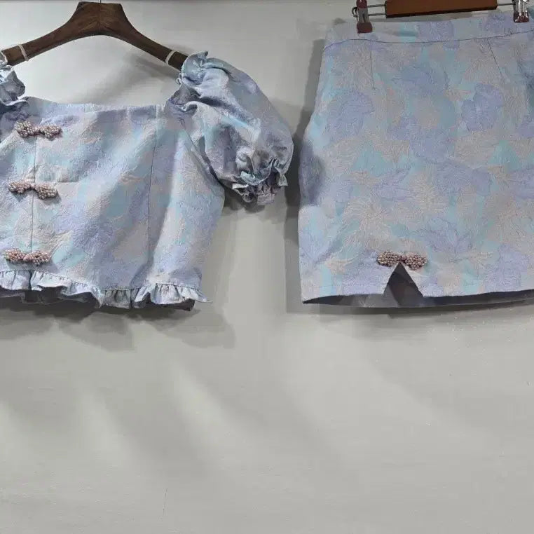 [BUNJANG] Pastel Puff Sleeve Crop Blouse & Skirt Two-Piece Set / 파스텔 퍼프소매 크롭 블라우스 스커트 투피스