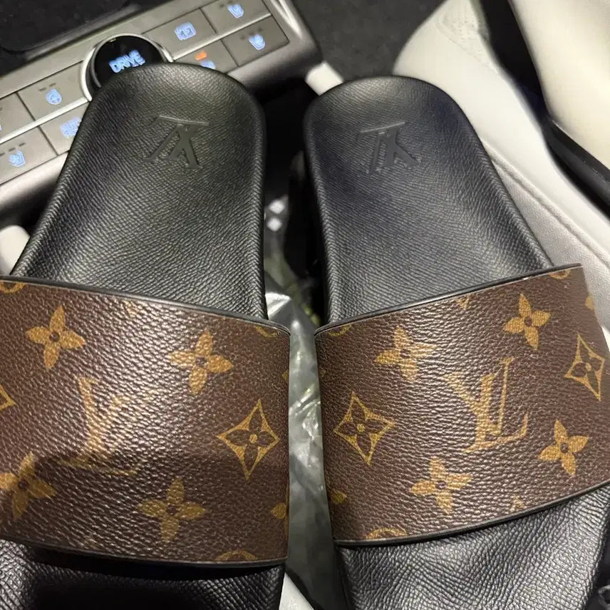 [BUNJANG] Louis Vuitton Monogram Mules Slippers Brown / 루이비통 뮬 슬리퍼 브라운