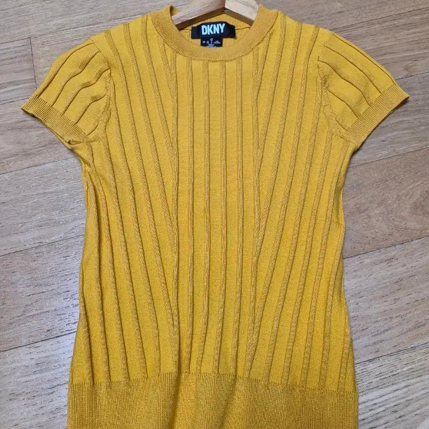 [BUNJANG] DKNY Yellow Short Sleeve Knit XS / DKNY 옐로우 반팔 니트